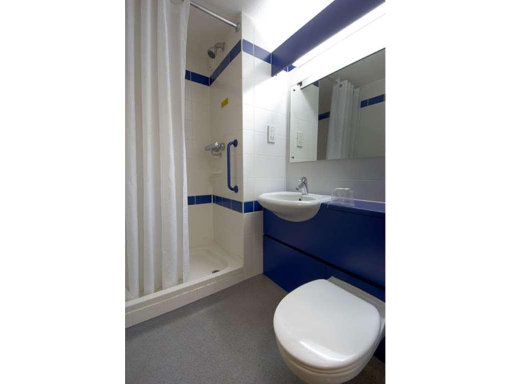 Travelodge Birmingham Oldbury Oldbury  Bagian luar foto